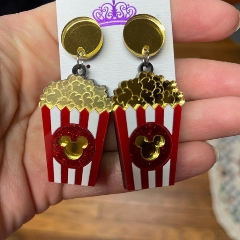 Mickey popcorn bucket acrylic dangle earrings - Picture 4 of 9
